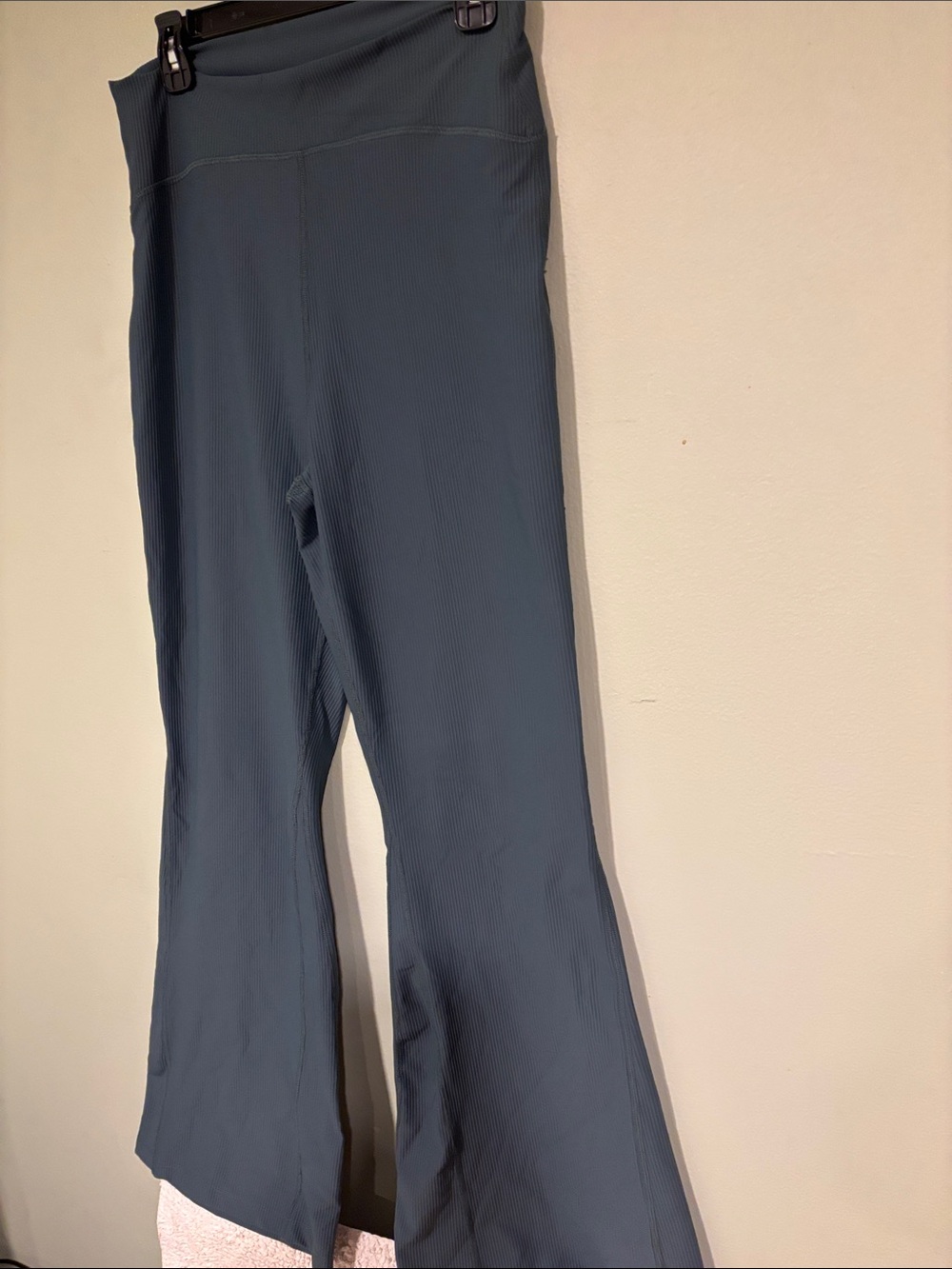 Old Navy Active Super-Flare Ribbed High-Rise Pants in Green